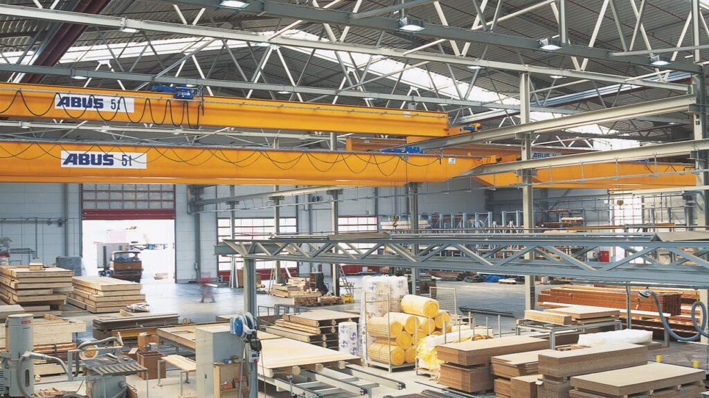 Seguridad reforzada: un compromiso clave en la industria de puentes grúa en 2025